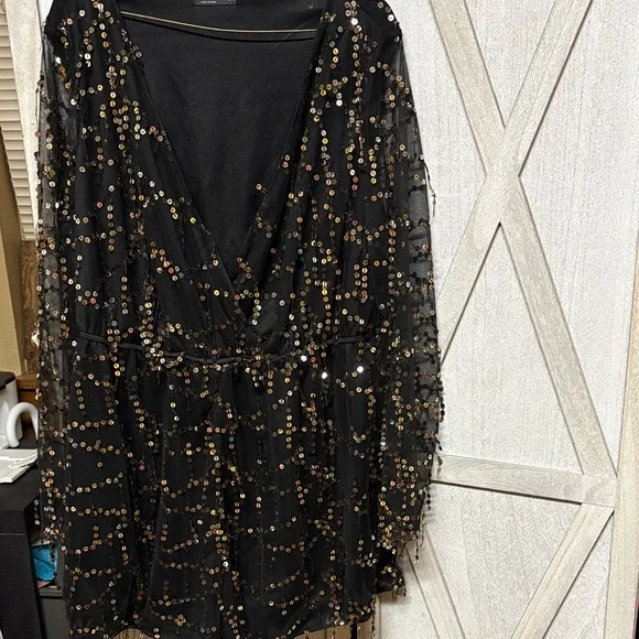 Black and Gold Sequin Jumpsuit - Picture 4 of 6